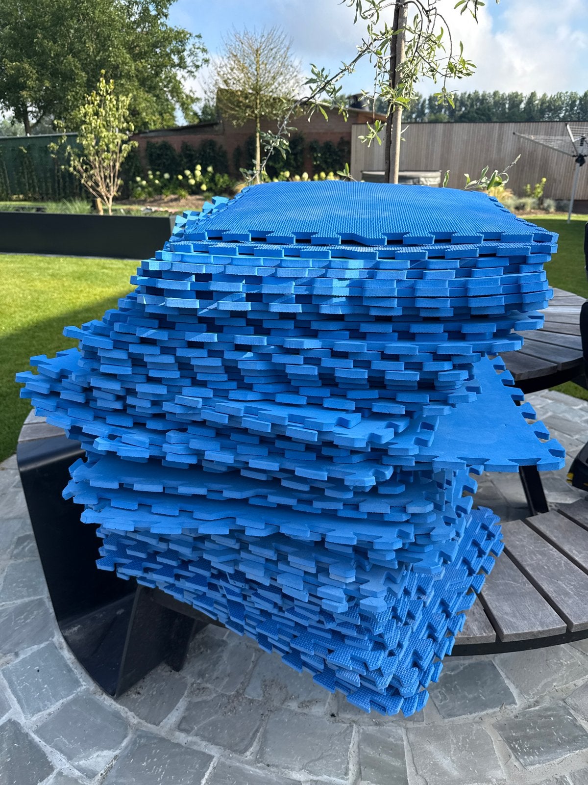 64 blauwe puzzelmatten, 1x gebruikt, Ophalen, Gebruikt