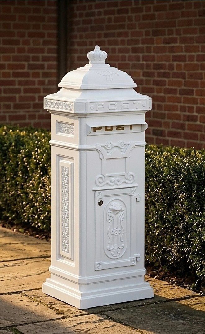 witte staande brievenbus Engelse stijl, Tuin en Terras, Ophalen of Verzenden, Nieuw, IJzer, Staande brievenbus
