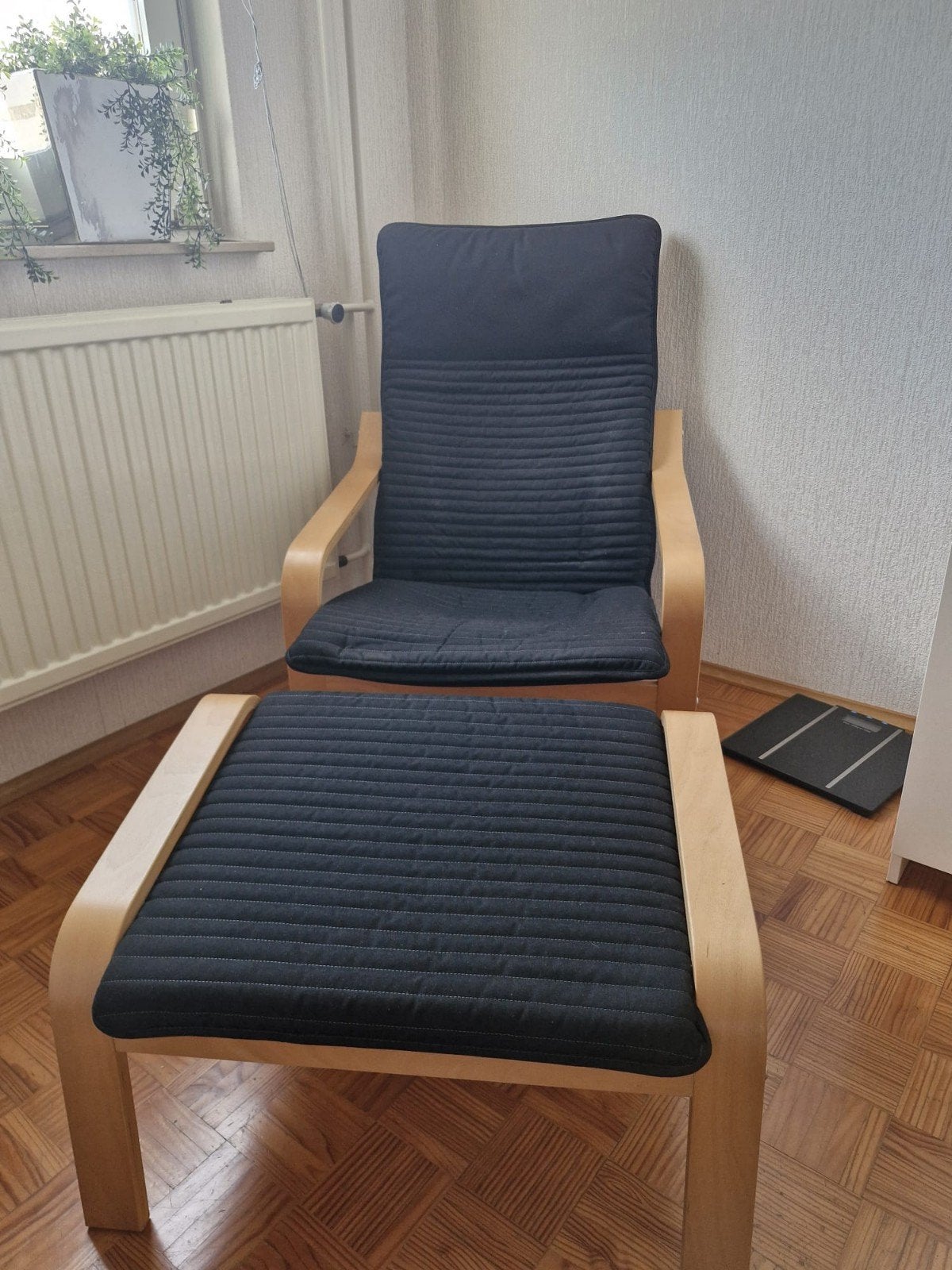 IKEA Poäng fauteuil met voetenbank - Zwart/Hout, Ophalen, Gebruikt, Modern, Scandinavisch, 75 tot 100 cm