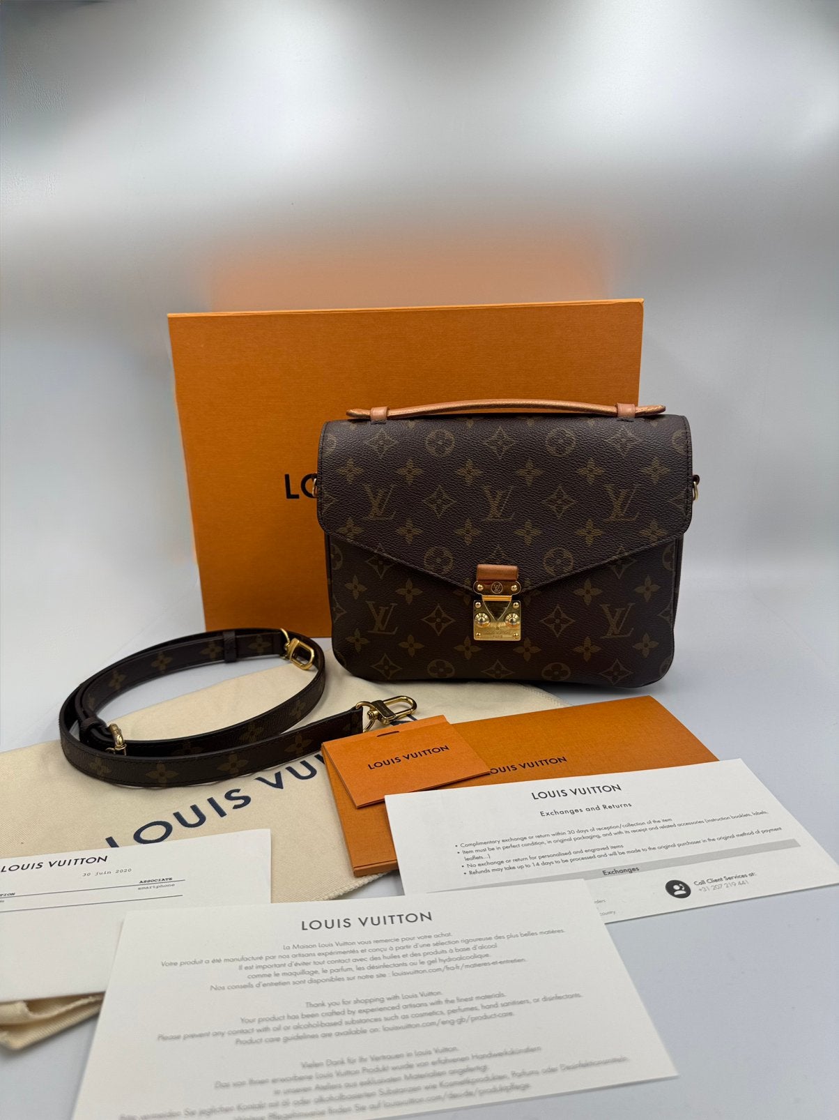 Louis Vuitton Pochette Métis Monogram Canvas, Ophalen of Verzenden, Zo goed als nieuw, Bruin, Schoudertasje