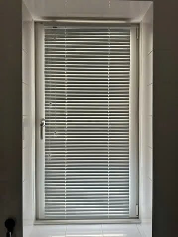 Luxaflex/ jaloezieën, Ophalen, Jaloezie, Gebruikt, Metaal