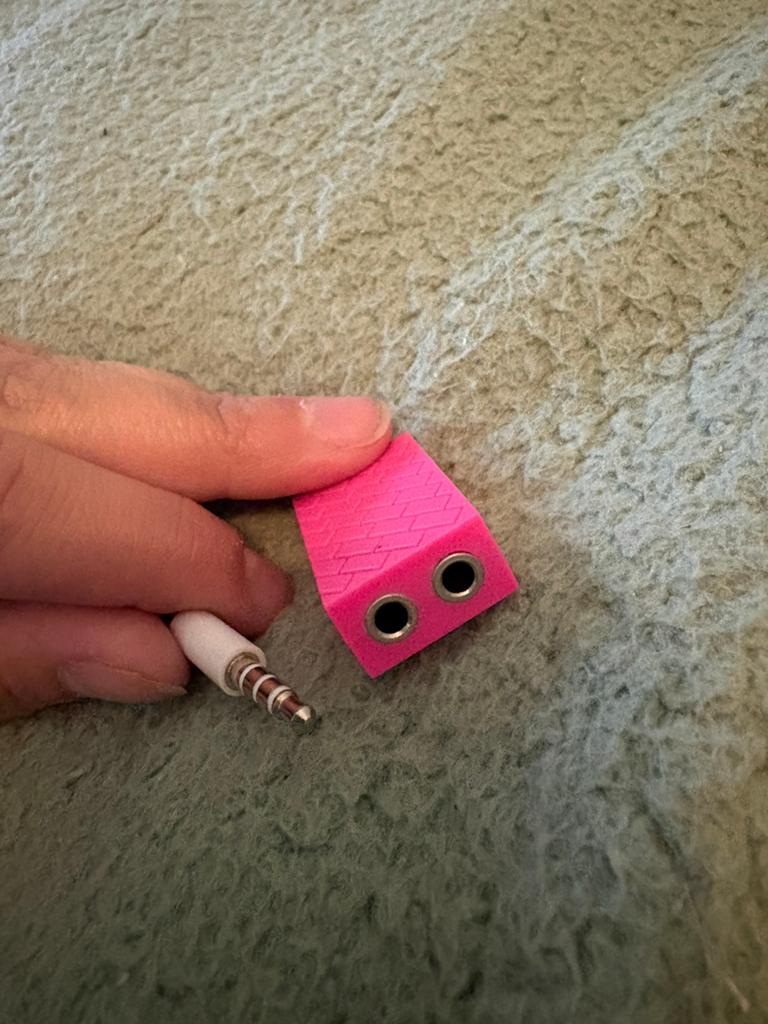 Roze audio splitter voor hoofdtelefoon, Ophalen of Verzenden, Gebruikt, Minder dan 2 meter, Overige kabels