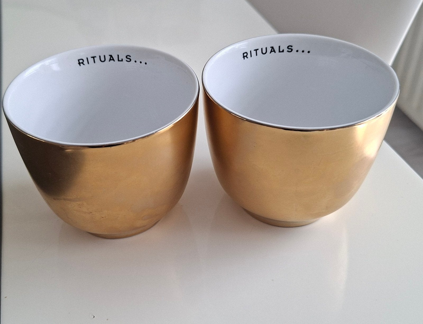 Rituals gouden theemokjes met schotels/deksels, Ophalen, Gebruikt, Keramiek, Overige stijlen