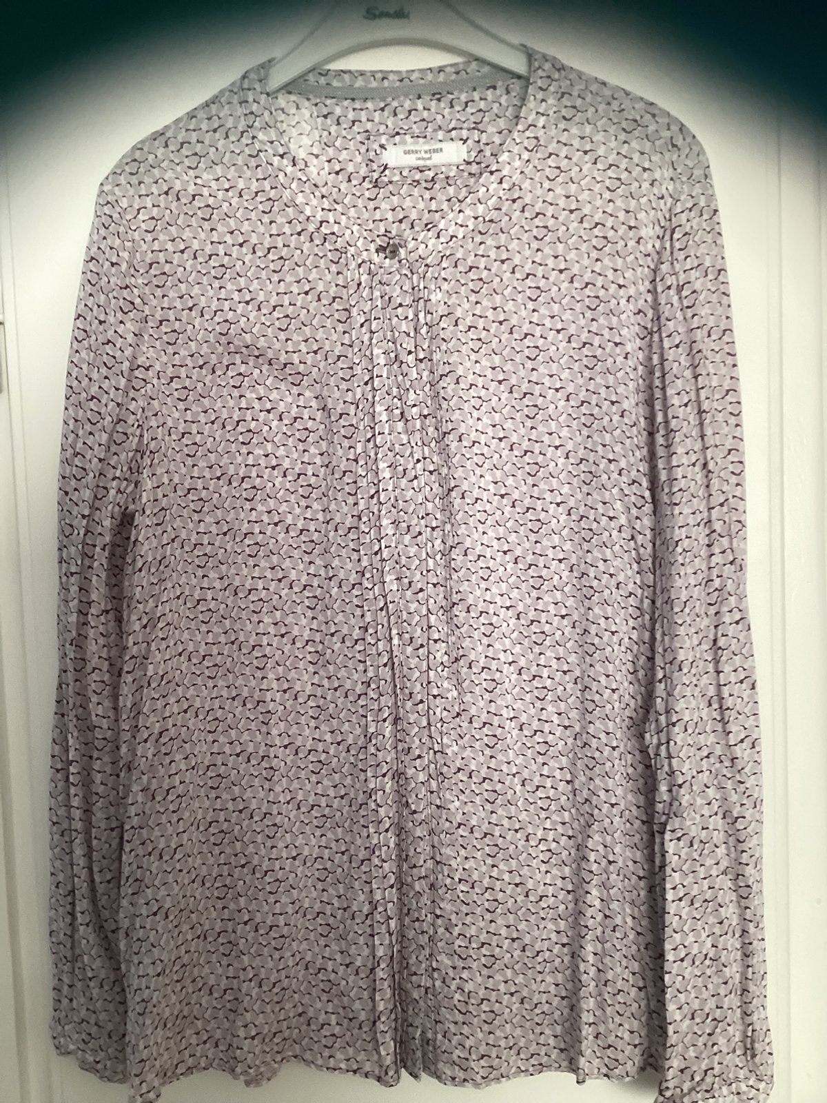 Gerrie Weber blouse l-mouw, mt 42, siernaadjes voorpand., Kleding | Dames, Truien en Vesten, Ophalen of Verzenden, Zo goed als nieuw