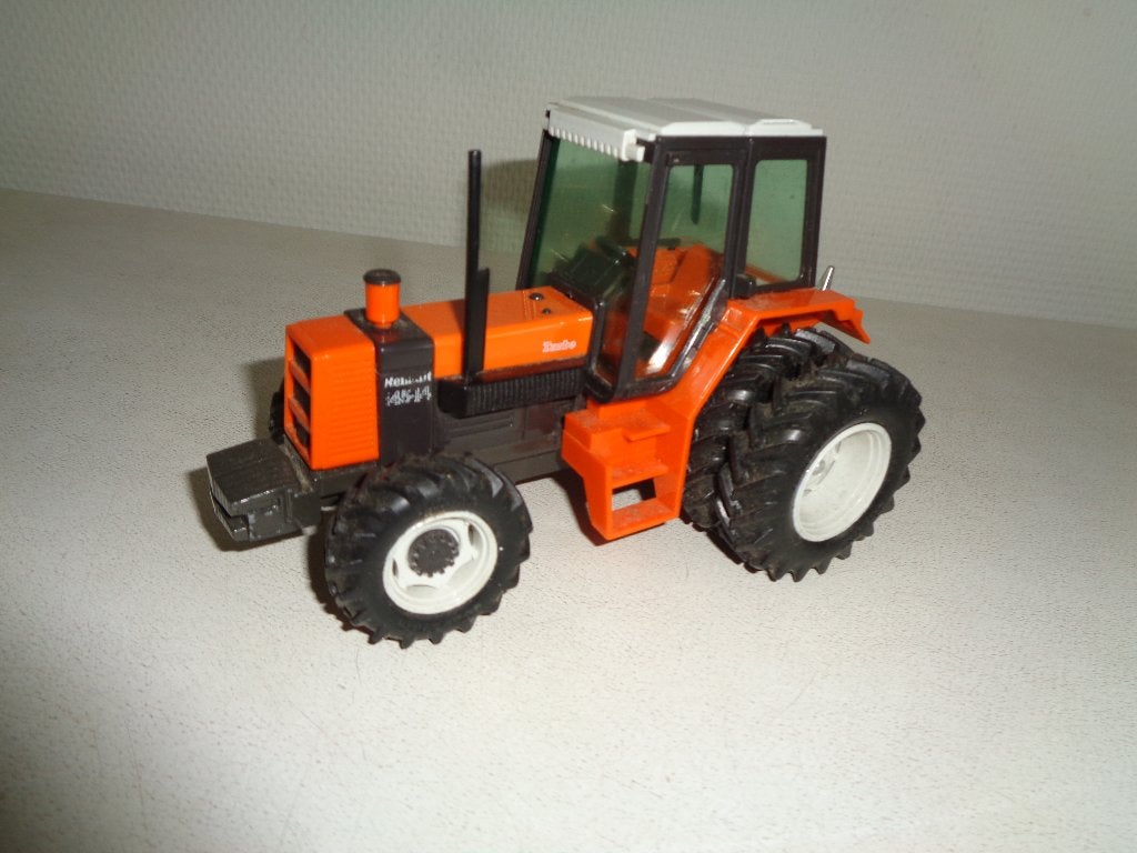 Britains Renault 145-14  Dubbele wielen., Hobby en Vrije tijd, Ophalen of Verzenden, Zo goed als nieuw, Tractor of Landbouw, Britains