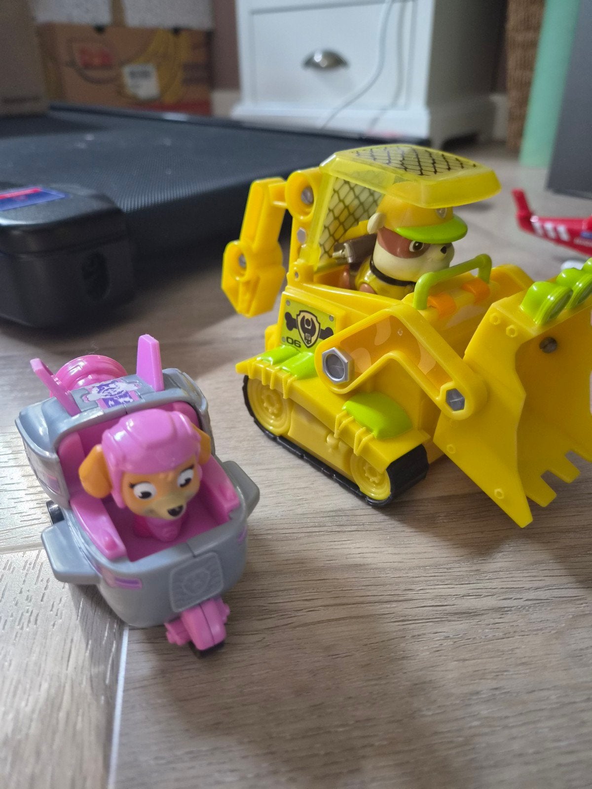 Paw Patrol speelgoed: Rubble bulldozer & Skye voertuig, Ophalen of Verzenden, Gebruikt