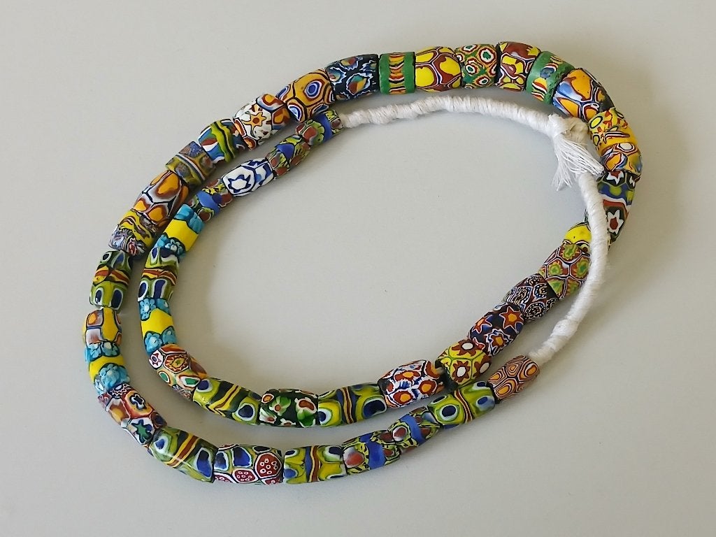 Ketting Venetiaanse millefiori kralen, ca 1925 Trade beads, Ophalen of Verzenden, Overige materialen, Ketting