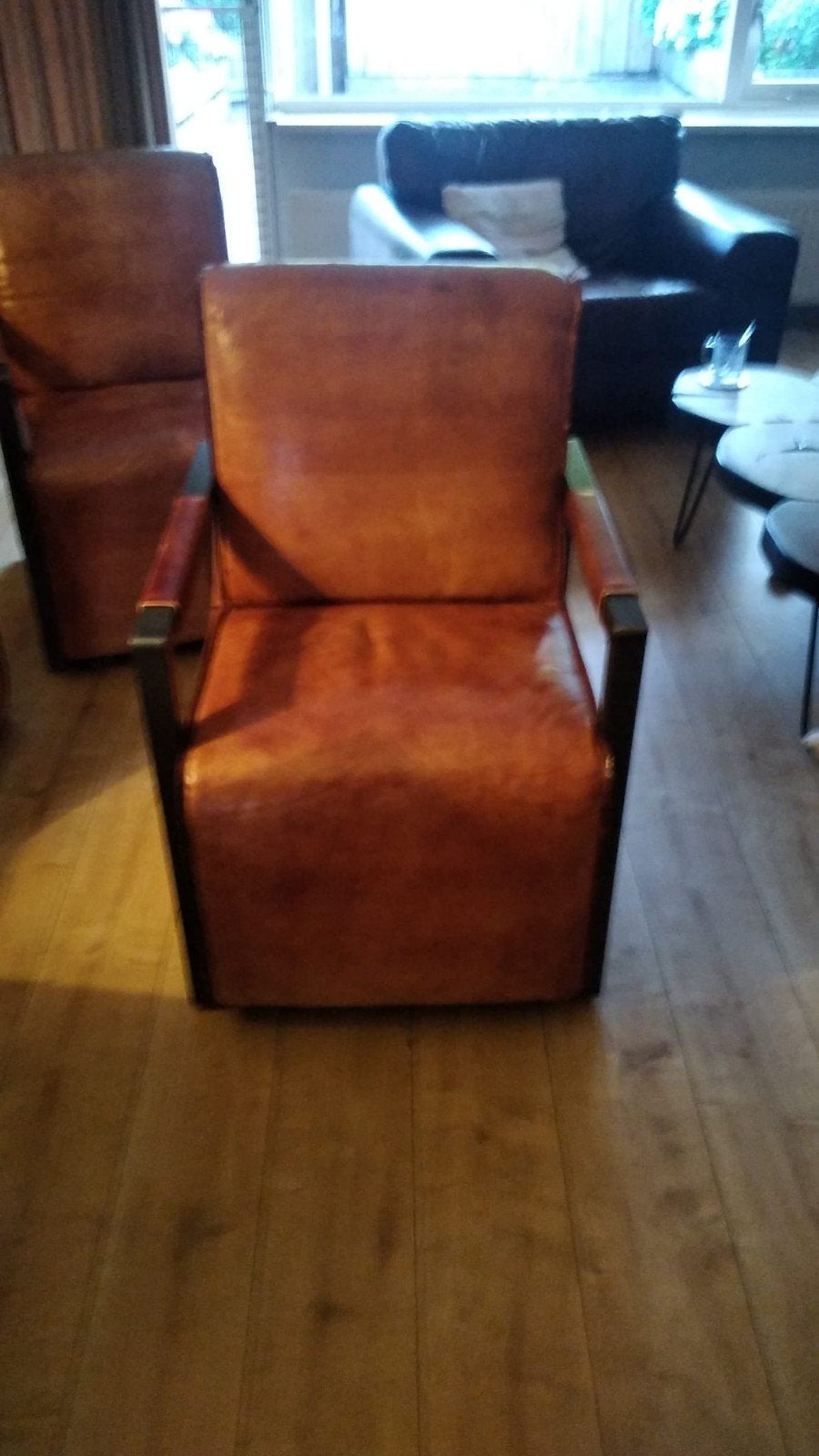 3 kalfsleren stoelen en 1 bank TEGEN ELK AANNEMELIJK BOD., Ophalen, Gebruikt, Driepersoons, Rechte bank