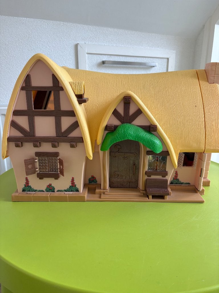 Huisje van sneeuwwitje Disney, Ophalen of Verzenden, Zo goed als nieuw, Disney, Inclusief accessoires
