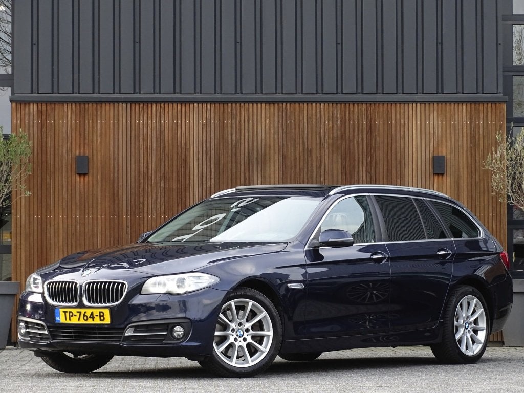 BMW 5 Serie Touring 530xd 259PK / High Executive / LED / LCI, Auto's, BMW, Automaat, Gebruikt, Euro 6, 2993 cc