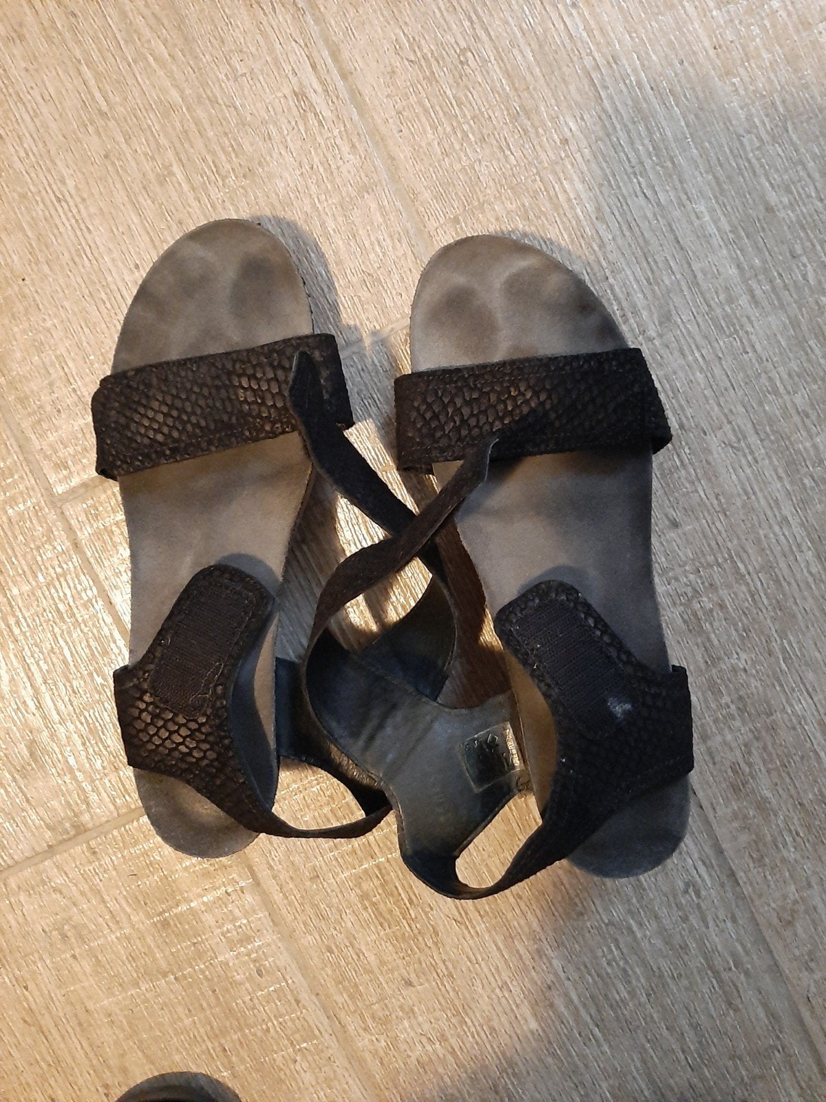Ca'shott  suède sandaal zwart met sleehak en klittenband  41, Ophalen of Verzenden, Zo goed als nieuw, Sandalen of Muiltjes
