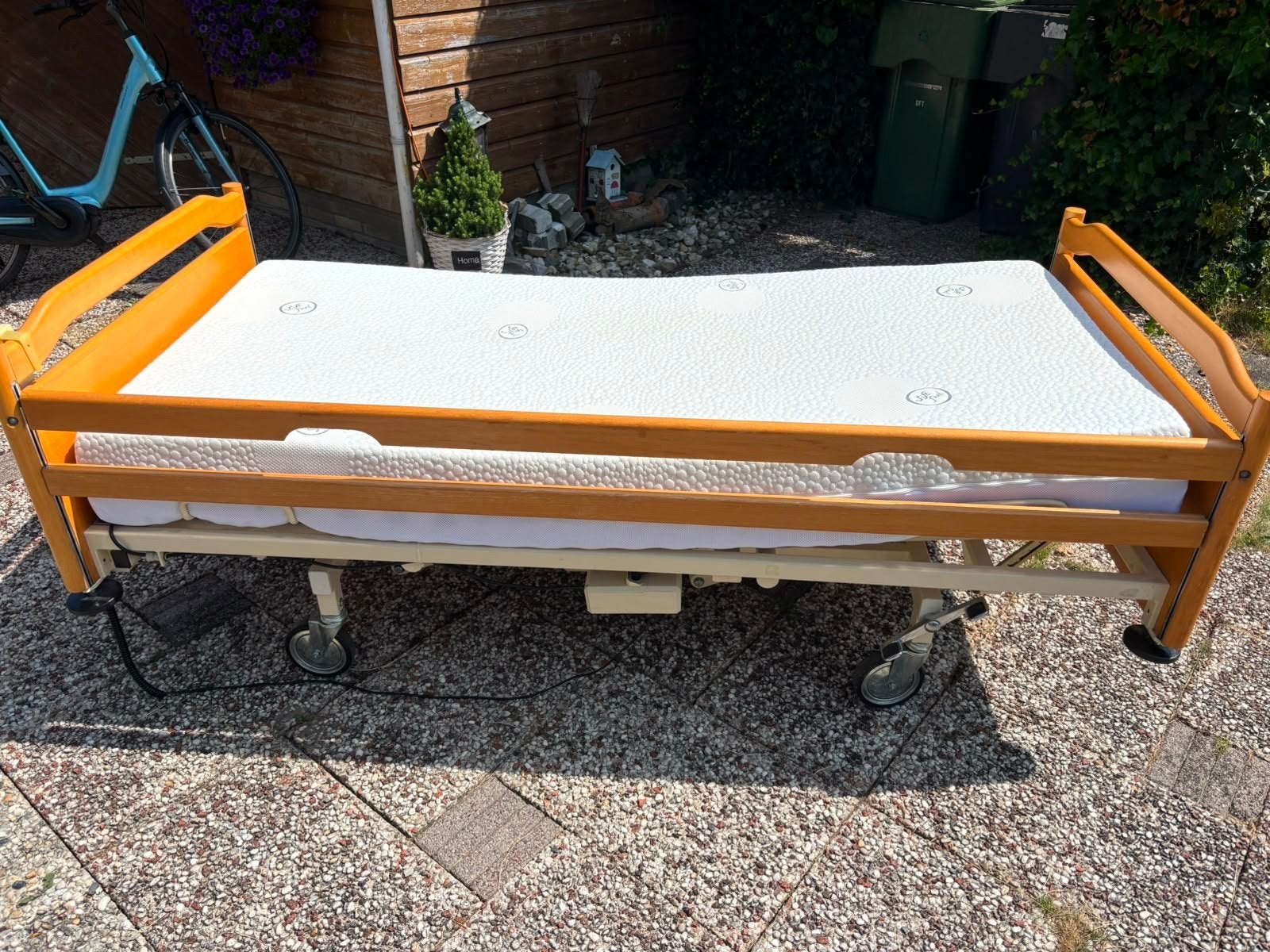 Verstelbaar thuiszorgbed  met Zorgmatras Deron Presstige, Ophalen, 90 cm, Eenpersoons, Bruin