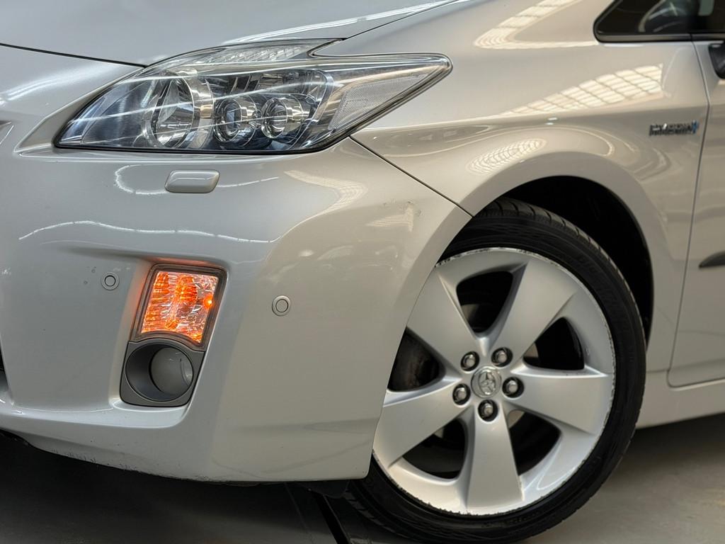 Toyota Prius 1.8 Dynamic Camera Cruise Navigatie Keyless, Auto's, Toyota, Gebruikt, 4 cilinders, Origineel Nederlands, Bedrijf