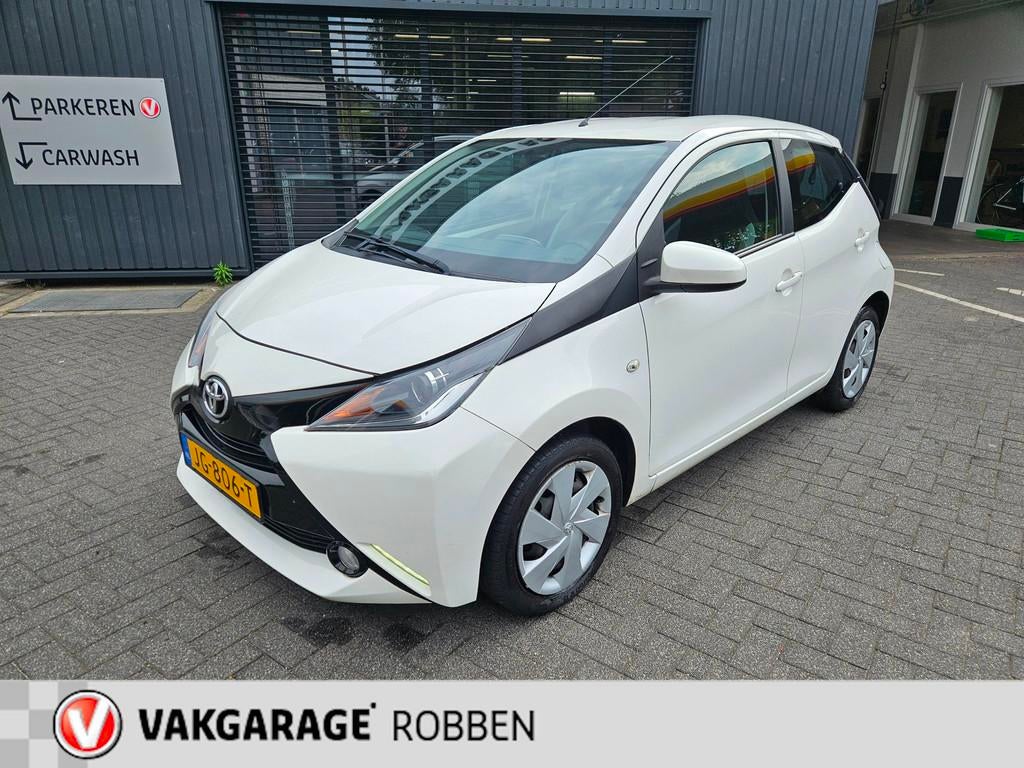 Toyota Aygo 1.0 VVT-i x-play, Voorwielaandrijving, Stof, Gebruikt, Euro 6