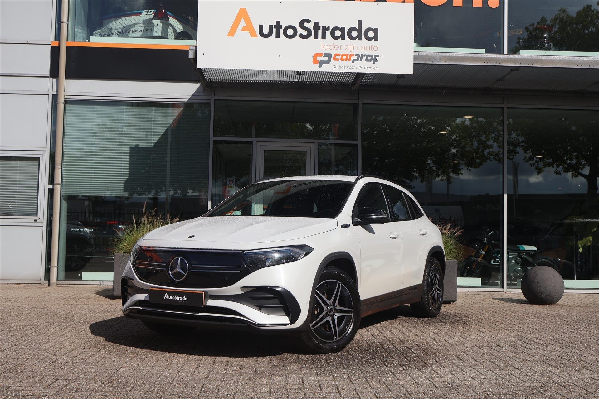 Mercedes EQA 250 AMG-Line 190pk SoH 100% | Sfeer | Camera |, Auto's, Gebruikt, Met garantie (alle), Wit, 90 €/maand