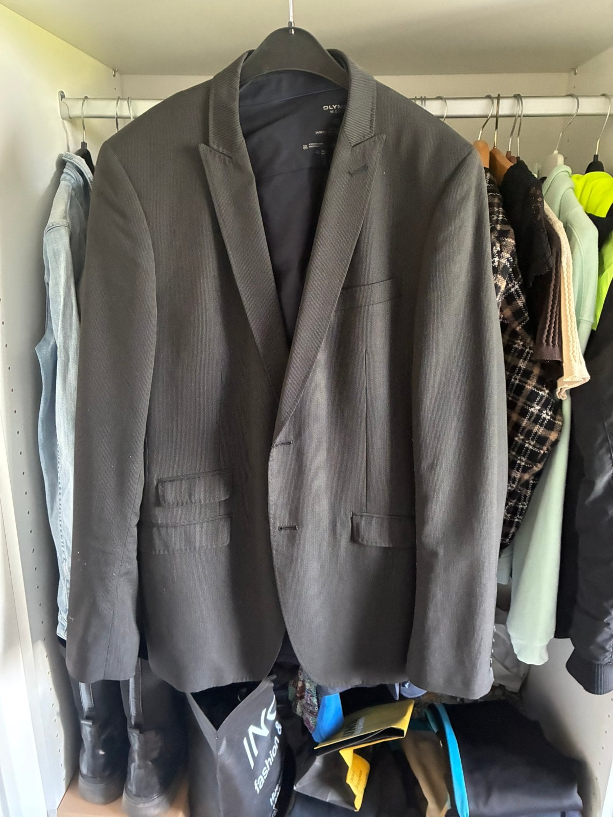 Colbert Jasje, Ophalen, Zo goed als nieuw, Maat 56/58 (XL)