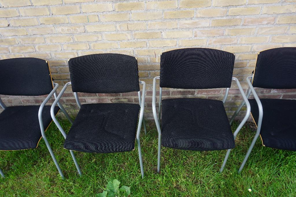 7 zwarte stapelbare stoelen vergaderstoelen kantinestoelen, Ophalen, Gebruikt, Zwart, Stof