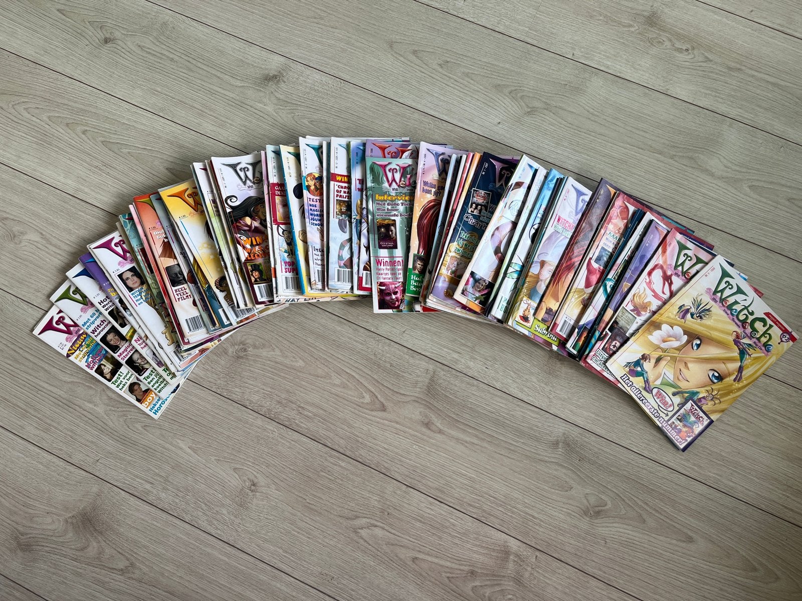 Witch magazine edities 1-62 + 9 boeken - Goede staat, Boeken, Tijdschriften en Kranten, Ophalen, Gelezen, Overige typen