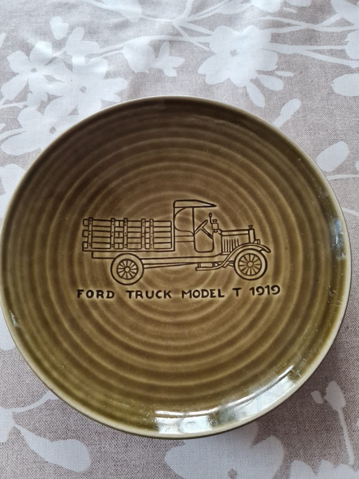 Oud  Ford bord / schaaltje, Ophalen