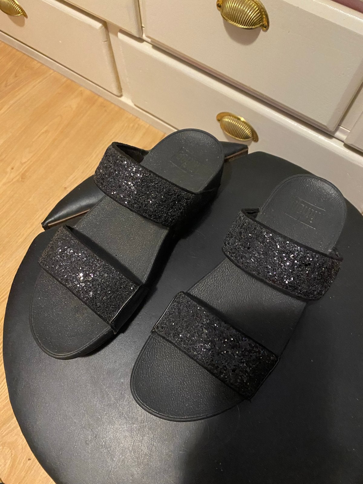 Fitflop slippers 2 paar mt40, Ophalen of Verzenden, Nieuw, Zwart, Slippers