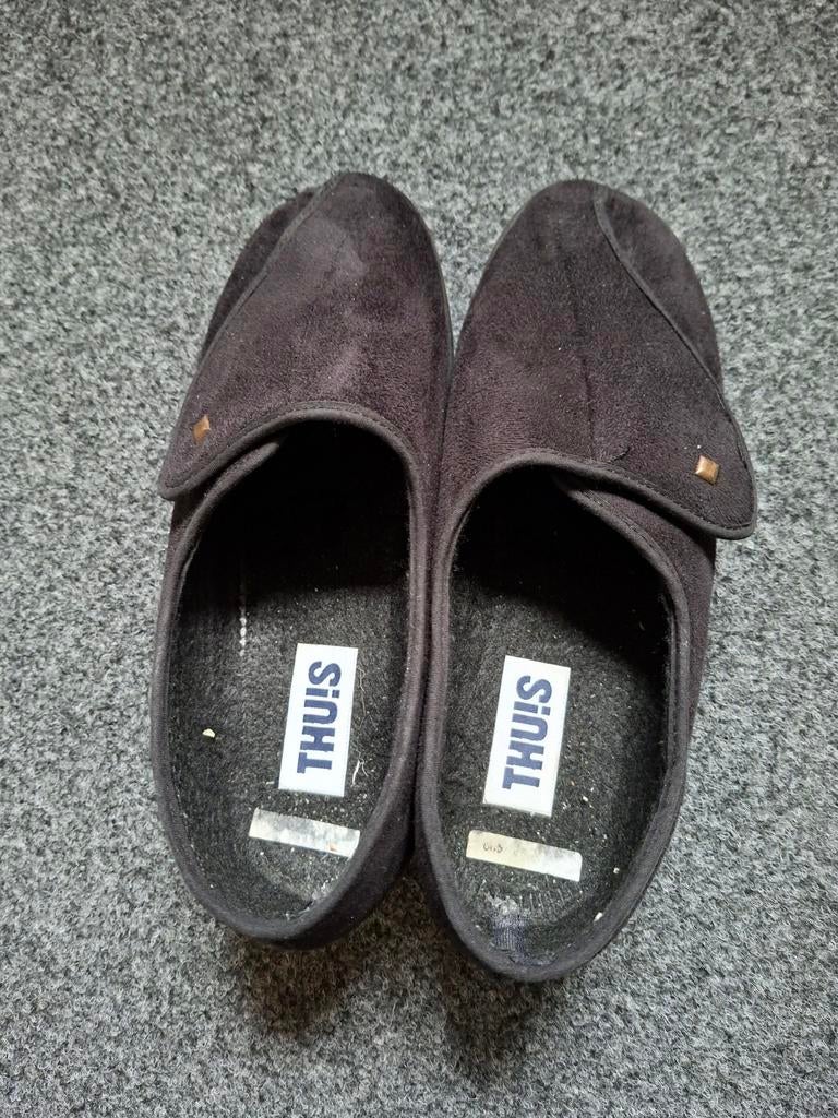 Zwarte pantoffels maat 40, THUIS, Zwart, Ophalen of Verzenden, Pantoffels of Sloffen