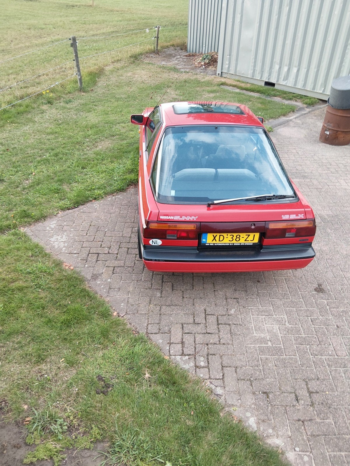 Nissan Sunny 1.6 I Coupe K6 1989 Rood, foto 6