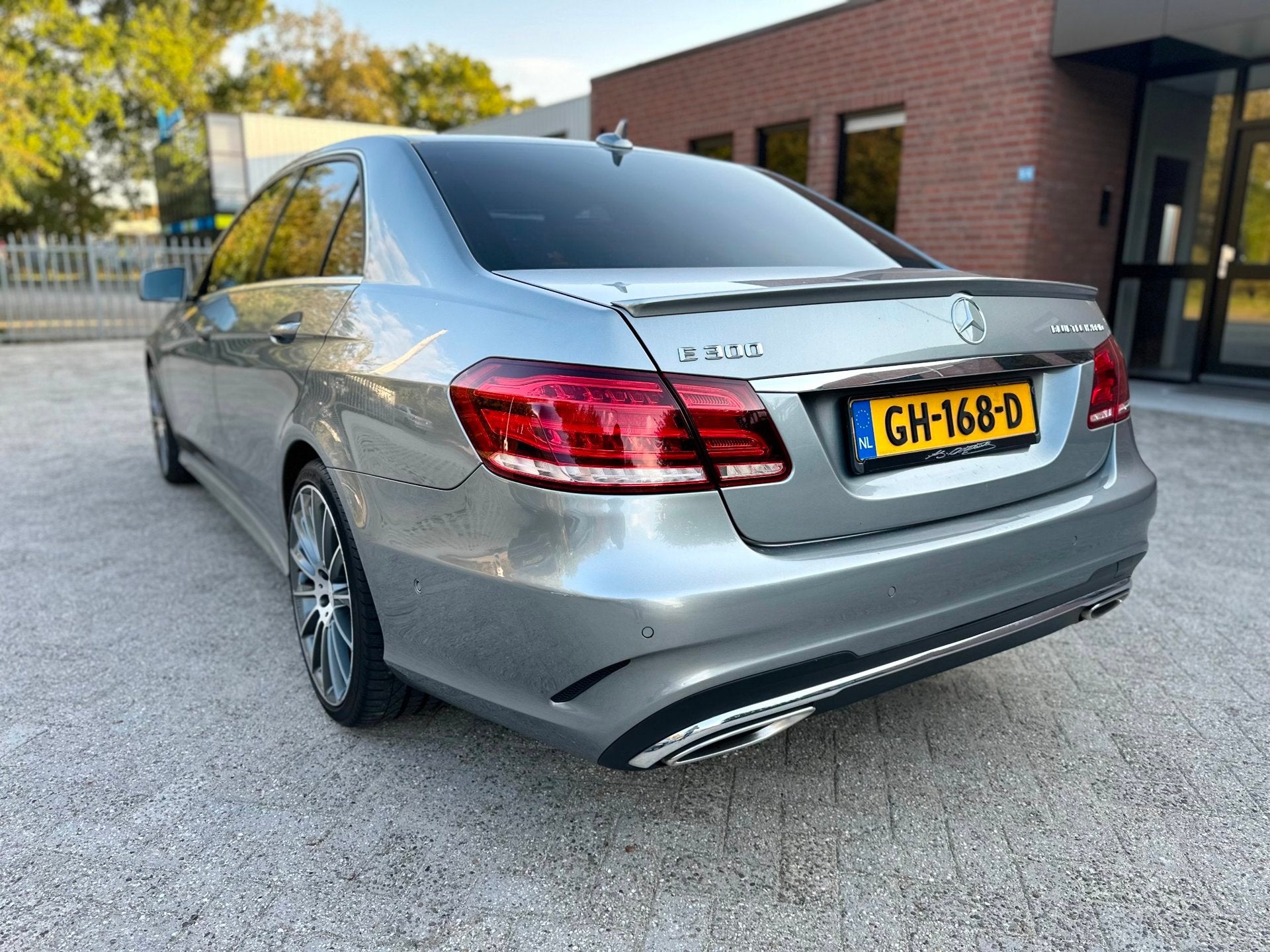 Mercedes-Benz E-klasse 300 BlueTEC HYBRID, AMG Led Org NL, Auto's, Automaat, Euro 5, Achterwielaandrijving, Gebruikt