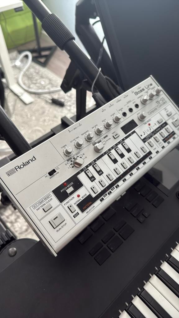 Roland TB-03 Bass Line Synthesizer - Zeer goede staat, Muziek en Instrumenten, Ophalen, Roland, Overige aantallen, Zo goed als nieuw