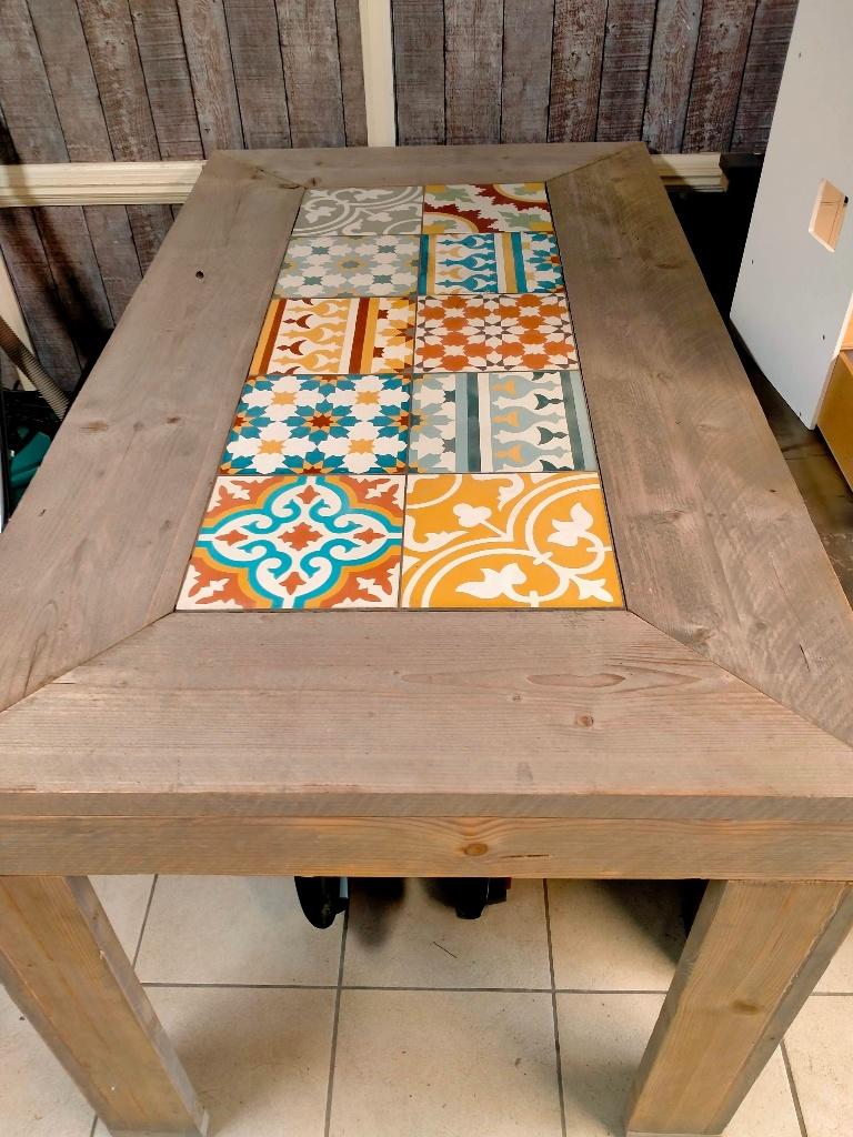 tafel met tegeltjes, Ophalen, Gebruikt, Rechthoekig, 50 tot 100 cm