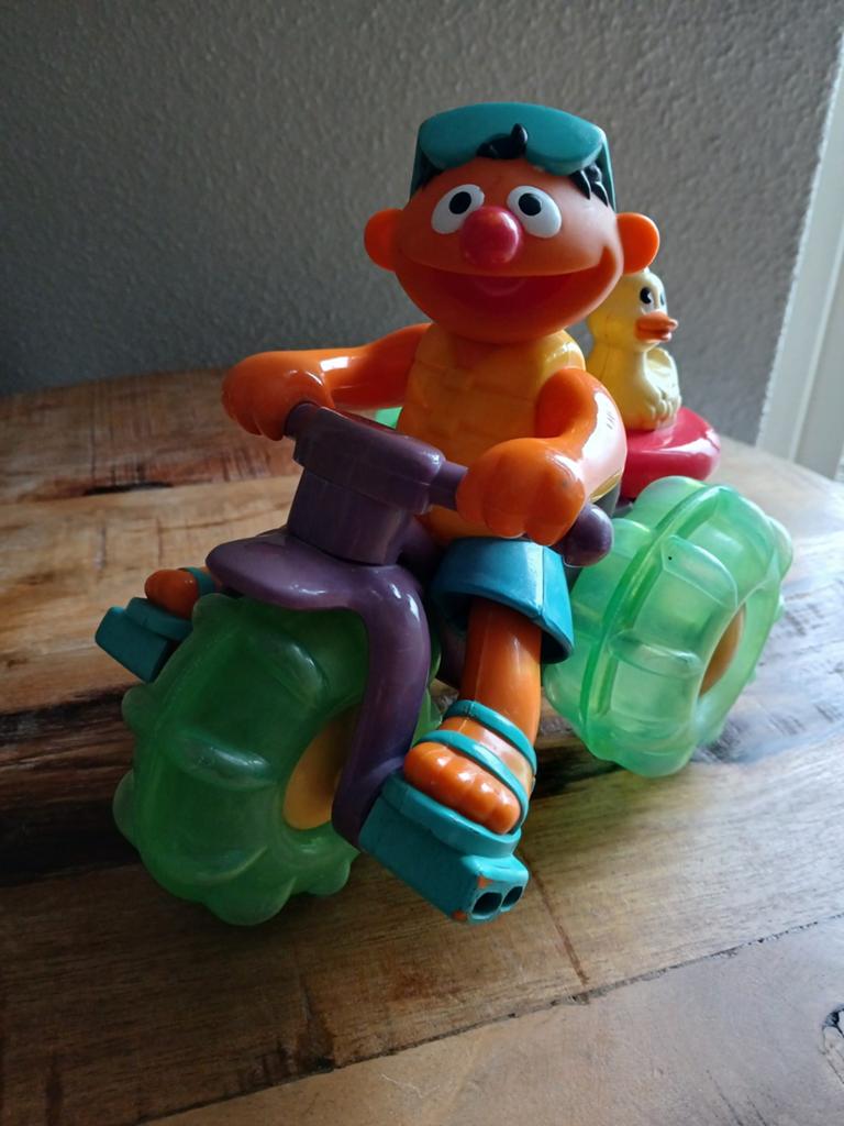 SESAMSTRAAT ERNIE OP DRIEWIELER, Ophalen of Verzenden, Gebruikt