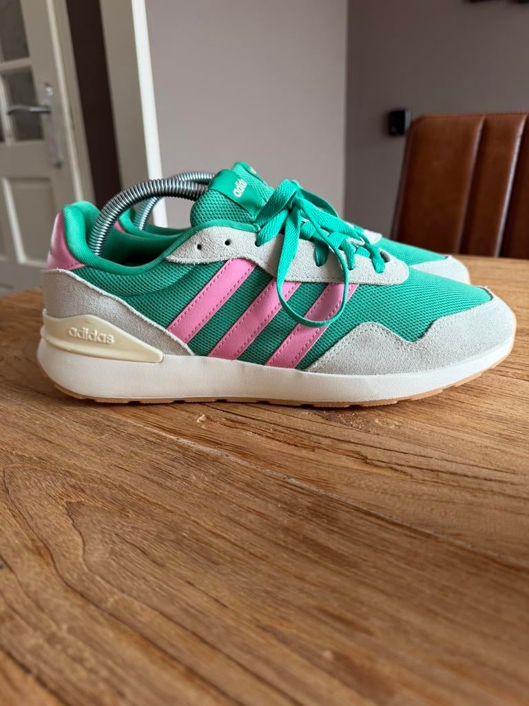 Adidas sneakers, Kleding | Dames, Schoenen, Overige kleuren, Ophalen of Verzenden, Sneakers of Gympen, Zo goed als nieuw