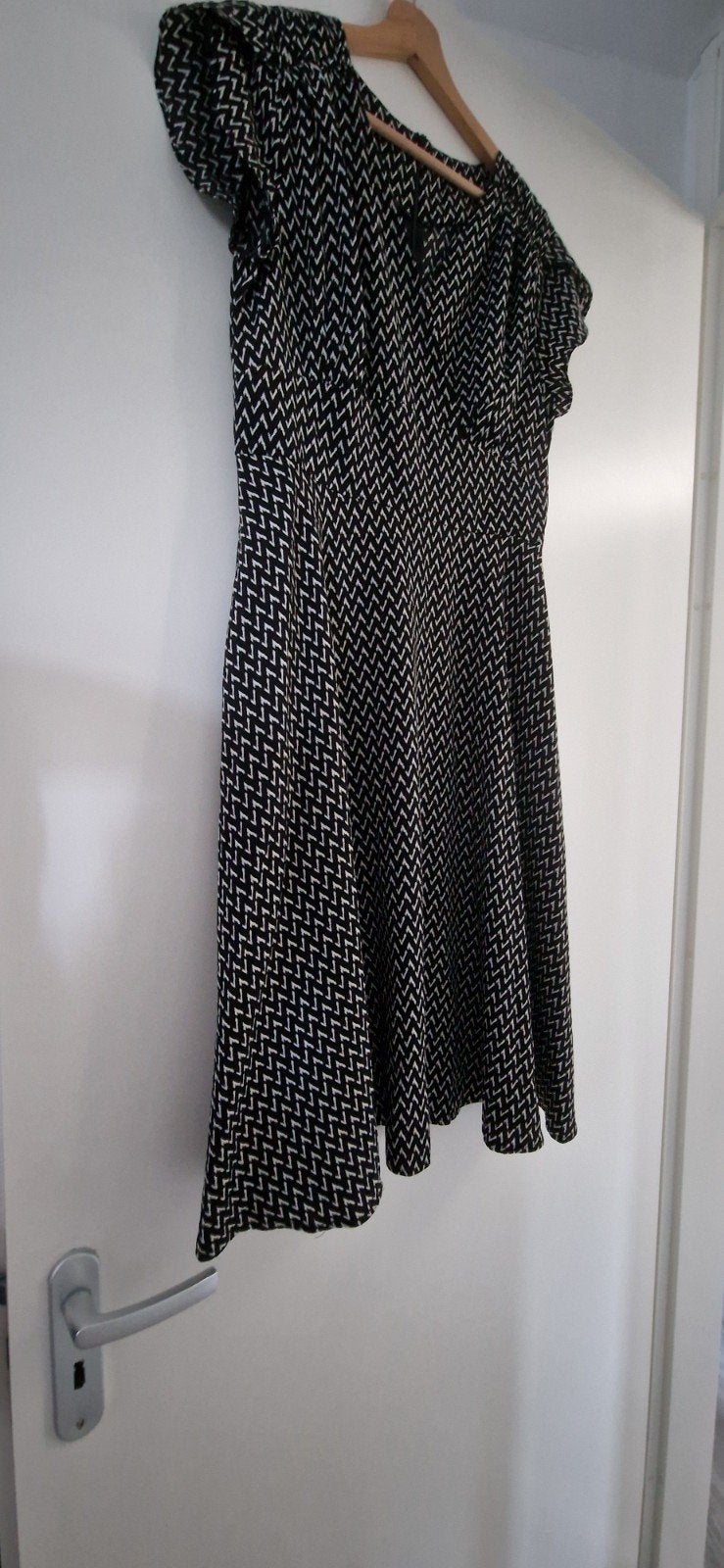 Voodoo Vixen jurk maat l, Kleding | Dames, Jurken, Ophalen of Verzenden, Zo goed als nieuw, Boven de knie