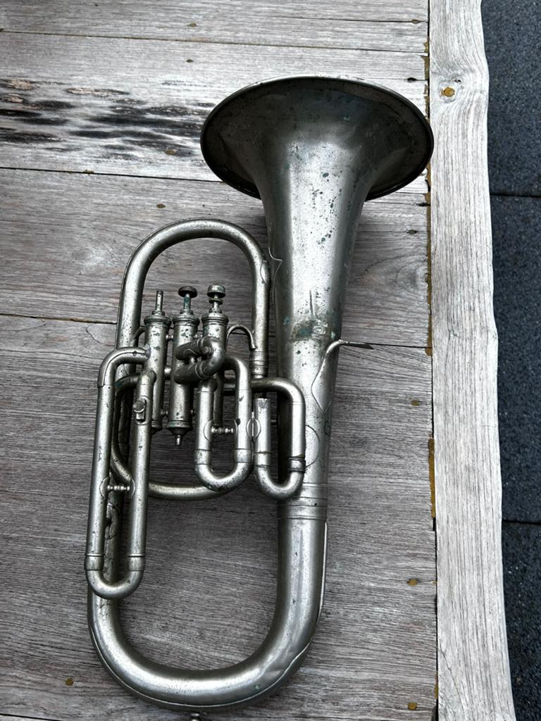 Tuba oudje, Muziek en Instrumenten, Blaasinstrumenten | Tuba's, Ophalen of Verzenden, Zo goed als nieuw, C-tuba
