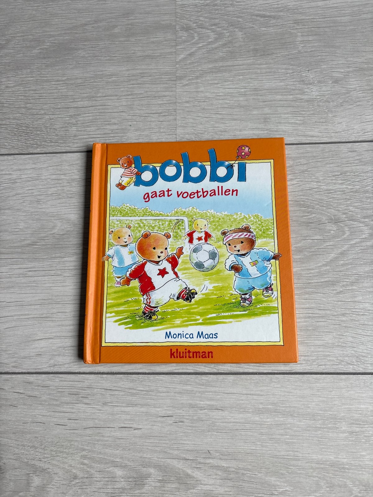 Bobbi gaat voetballen - Monica Maas, Fictie algemeen, Jongen of Meisje, Ophalen of Verzenden, Zo goed als nieuw