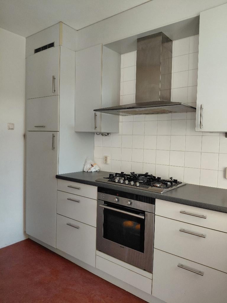 Keuken, ter overname (ophalen), Huis en Inrichting, Keuken | Complete keukens, Ophalen, Gebruikt, Hoekkeuken, Kunststof