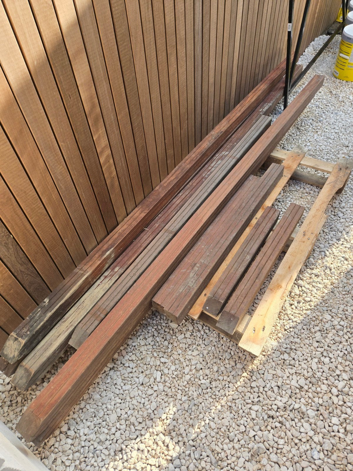 Azobe hardhouten tuinpalen 270cm en 240cm, ongebruikt, Doe-het-zelf en Verbouw, Hout en Planken, Gebruikt, Ophalen of Verzenden