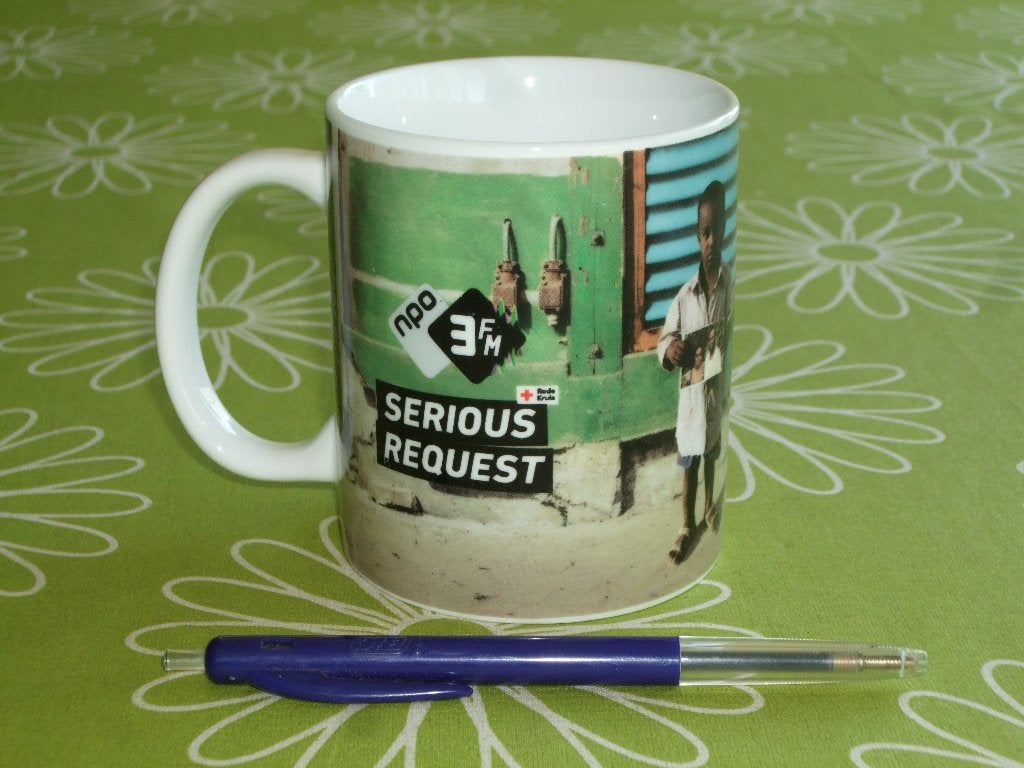 Mok Serious Request - Breng ze weer samen, Verzamelen, Ophalen of Verzenden, Zo goed als nieuw
