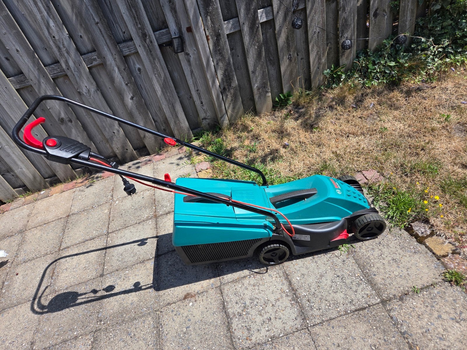 Bosch ARM 3200 Elektrische Grasmaaier - Compact en Krachtig, Ophalen, Cirkelmaaier, Gebruikt, Elektrische grasmaaier