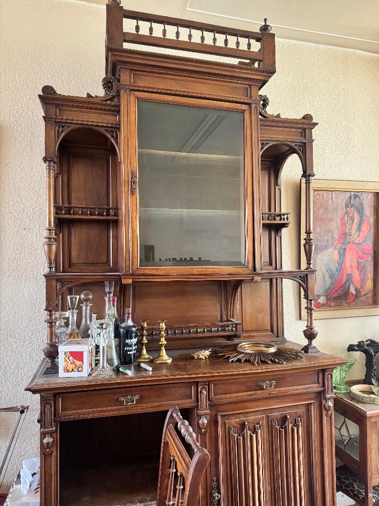 Antieke kast., Ophalen