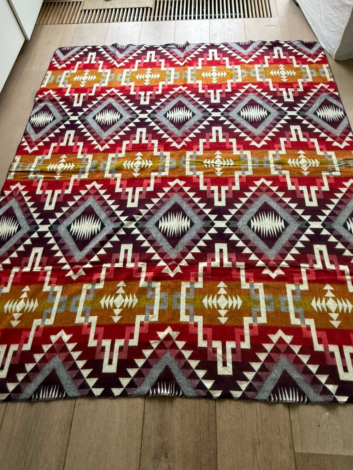 Alpaca wollen deken rood, Huis en Inrichting, Woonaccessoires | Plaids en Woondekens, Wol, Nieuw, Ophalen of Verzenden, Plaid
