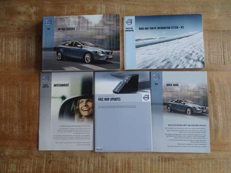 Volvo V40 - Handleidingen - Instructieboeken Origineel - NL, Auto diversen, Handleidingen en Instructieboekjes, Verzenden