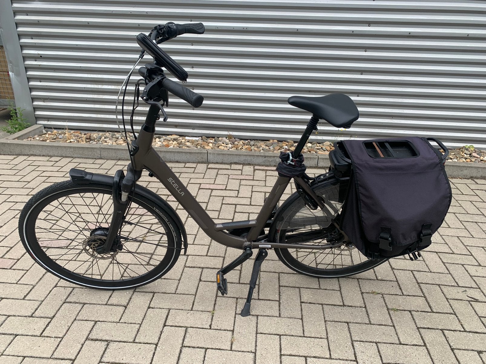 Stella Livorno elektrische fiets met lader, Fietsen en Brommers, Elektrische fietsen, Gebruikt, 55 tot 59 cm, 30 tot 50 km per accu