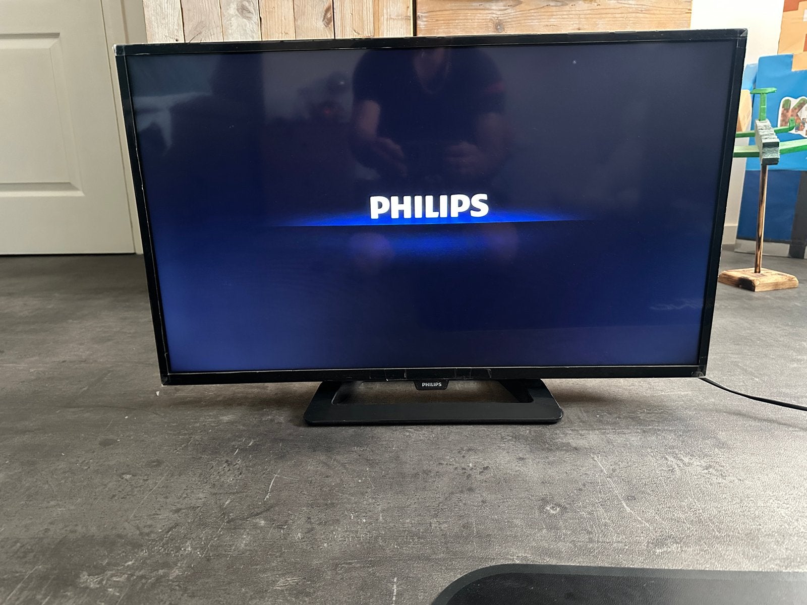 Philips LED TV 32 inch - Model 32PHK4100/12, Ophalen, Philips, 50 Hz, HD Ready (720p)