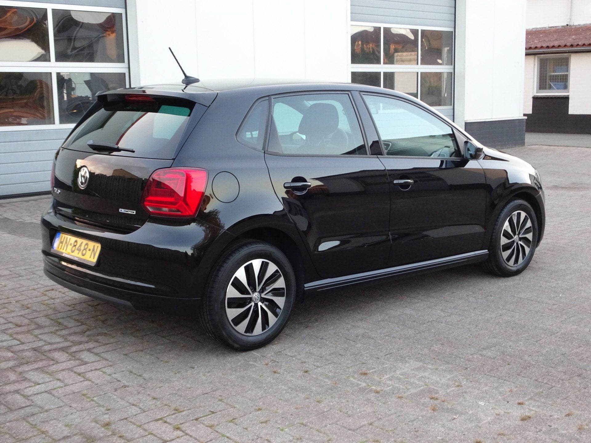 Volkswagen Polo 1.0 BlueMotion Edition Airco, cruise control, Voorwielaandrijving, Stof, Zwart, Origineel Nederlands