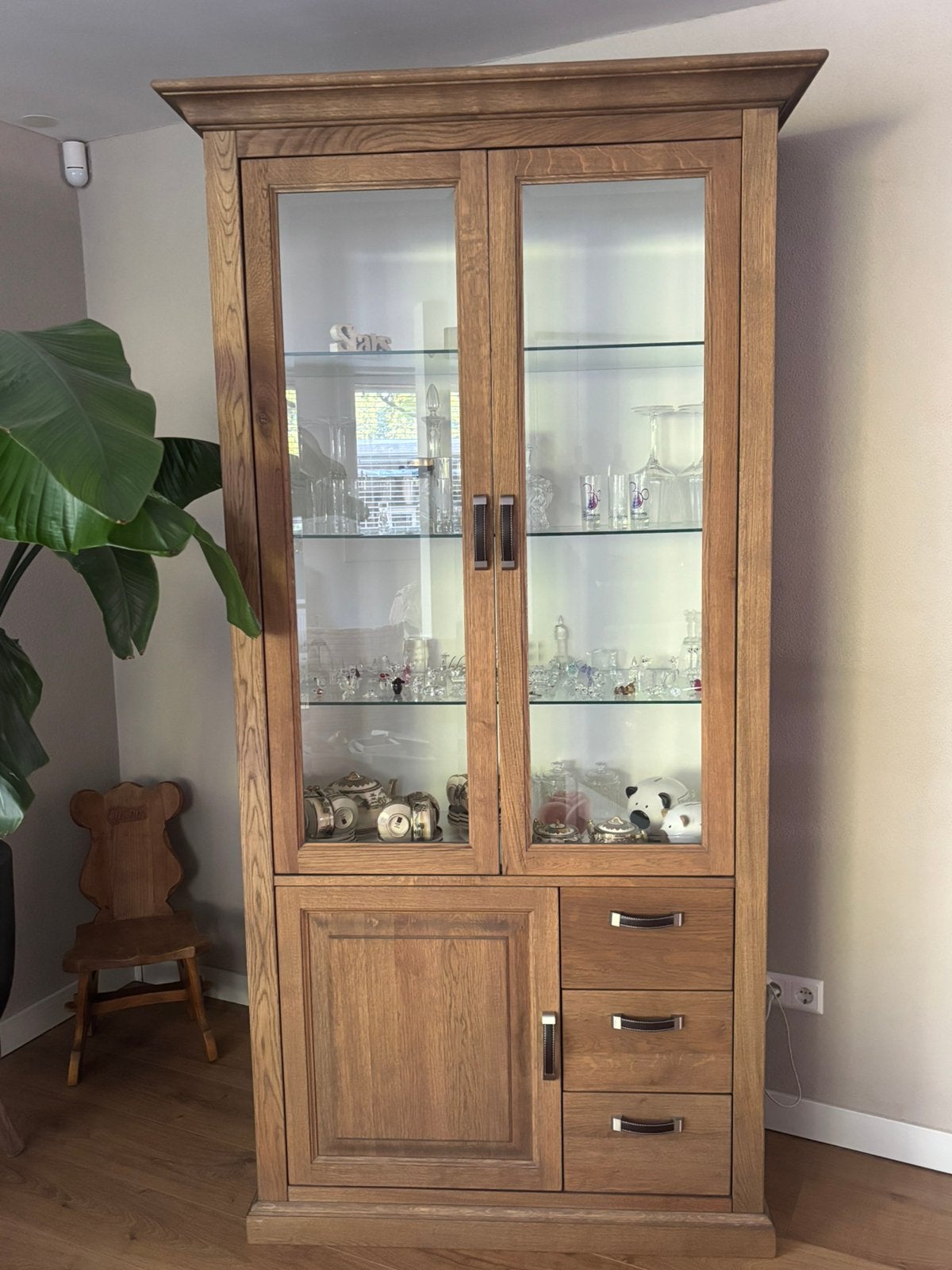 Vitrine kast silvercreek van de bommel, Ophalen, 200 cm of meer, Eikenhout, Zo goed als nieuw