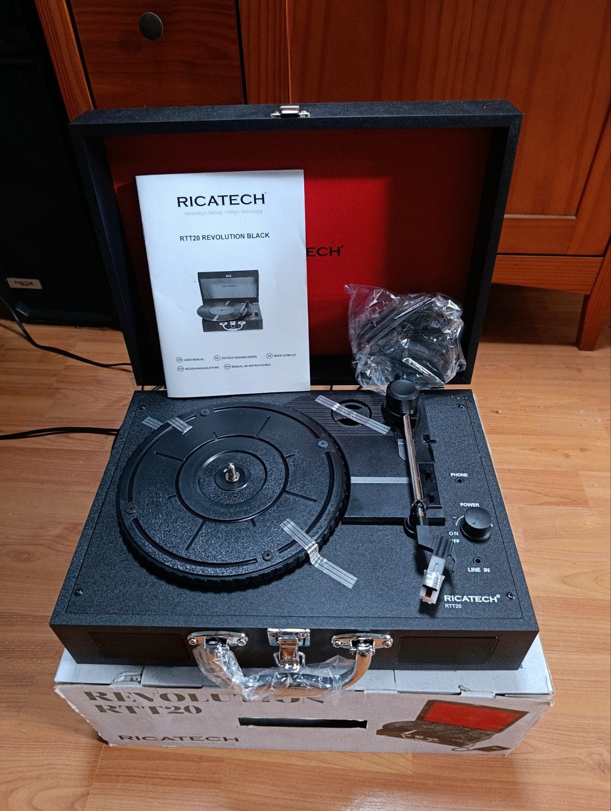 Compacte platenspeler met ingebouwde speakers - Nieuw, Ophalen of Verzenden, Nieuw, Platenspeler, Overige merken