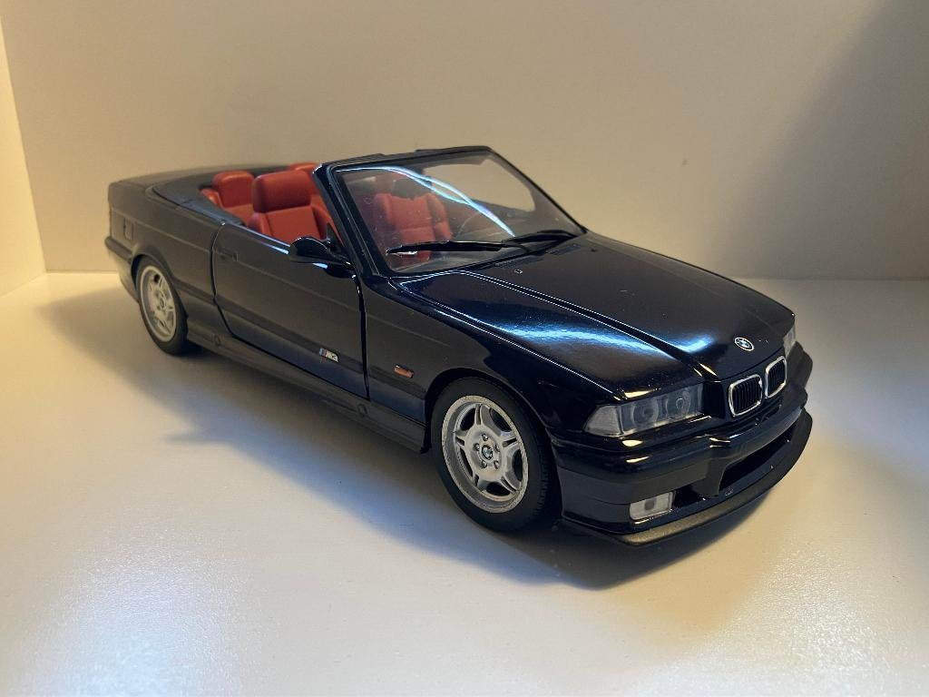 BMW  M3 (e36) Cabrio  "Tecno Violet"   1/18  UT Models, Hobby en Vrije tijd, Modelauto's | 1:18, Ophalen of Verzenden, Nieuw, Auto