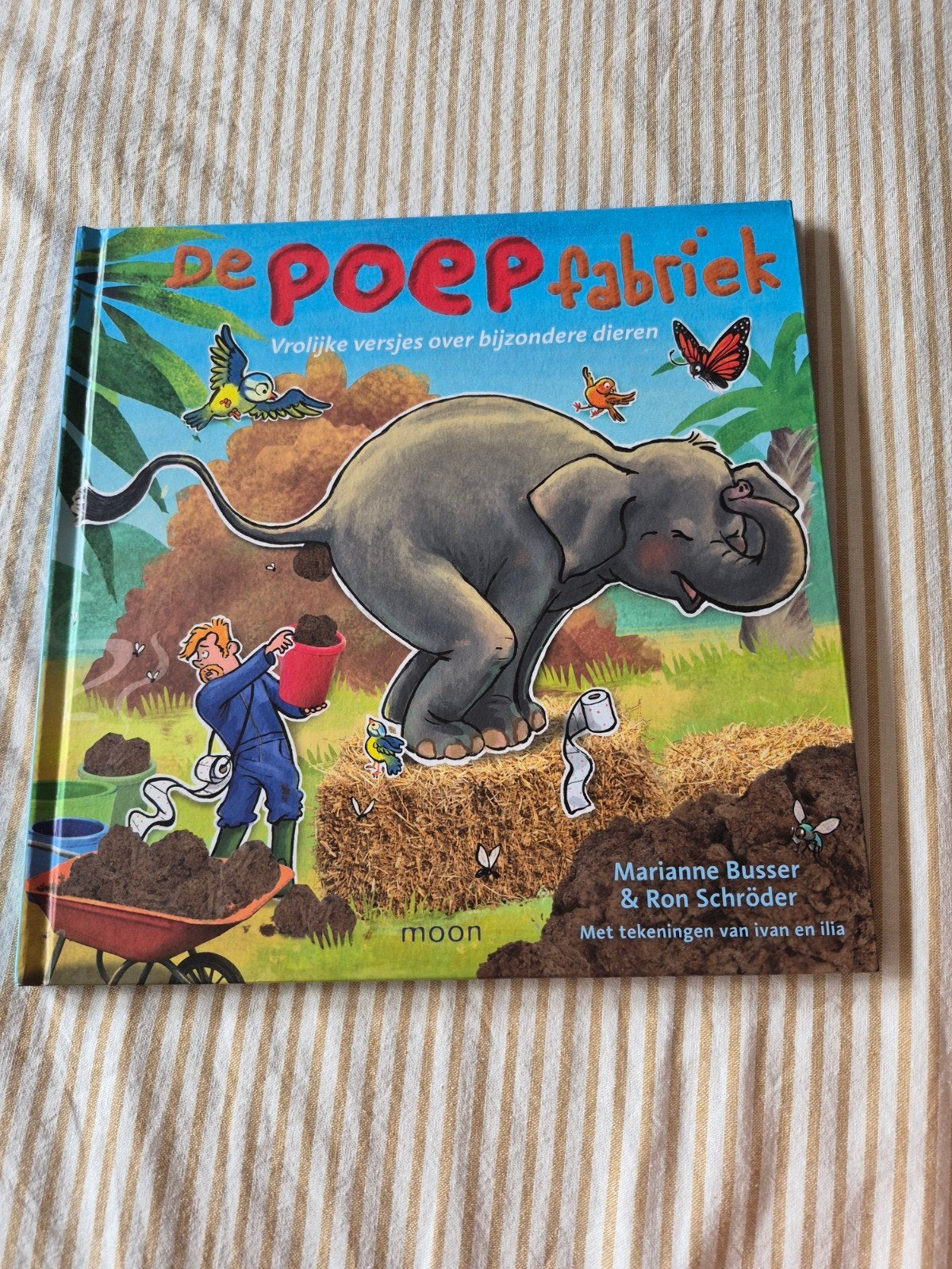 De Poepfabriek: Vrolijke versjes over bijzondere dieren, Boeken, Ophalen of Verzenden, Zo goed als nieuw, Marianne Busser & Ron Schröder