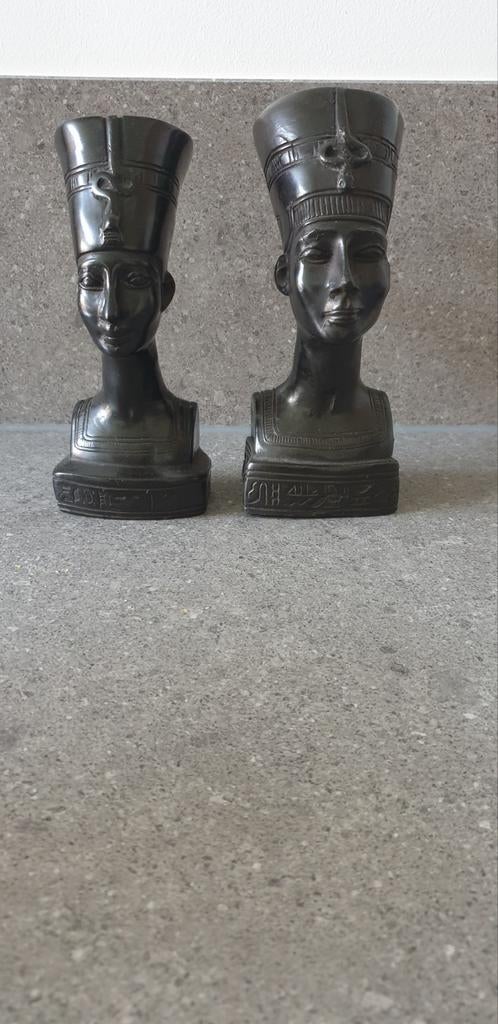 2 Egyptische zwart basalt buste van Queen Nefertiti, Ophalen of Verzenden