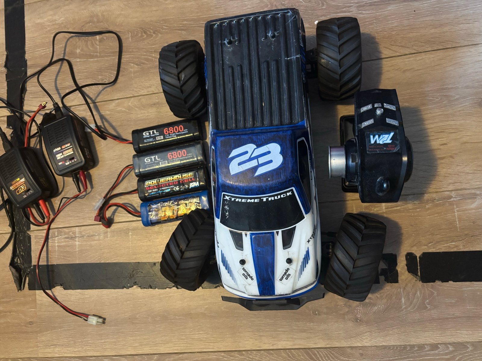 RC Xtreme Truck met afstandsbediening en accessoires, Hobby en Vrije tijd, Gebruikt, Auto offroad, RTR (Ready to Run), Overige schalen